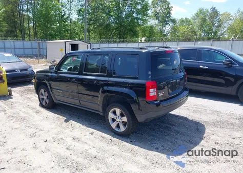2014 Jeep Patriot Latitude z USA, uszkodzony, nr VIN 1C4NJRFBXED846569